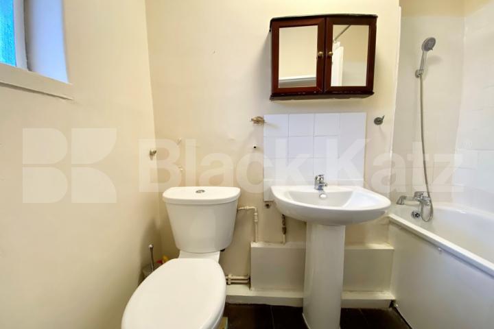  An iconic post-war ex-local landmark building designed in the 1950s  Cruikshank Street, Kings Cross / Angel